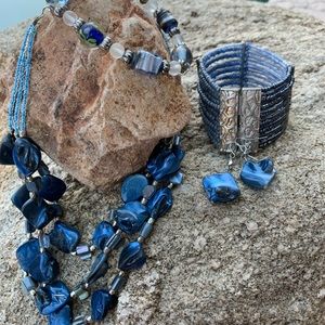 VINTAGE OCEAN BLUE SHELL/GLASS JEWELRY BUNDLE